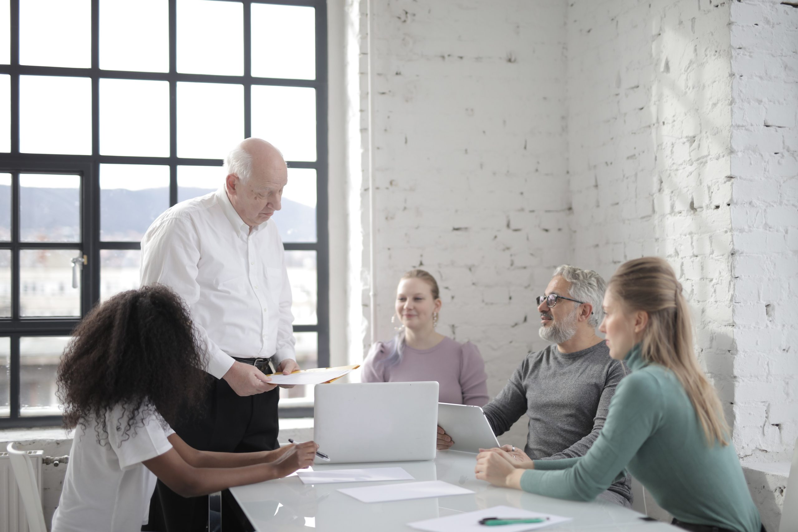 Seniors, boostez votre employabilité grâce au temps partagé !